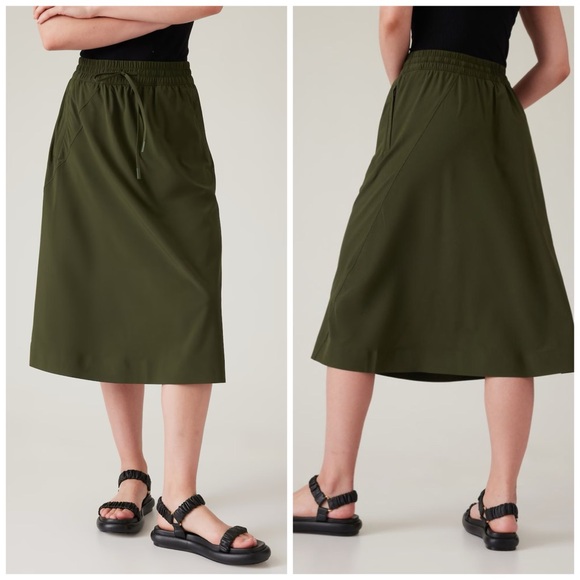 Athleta • Arrival Skirt in Dark Green - Picture 2 of 10